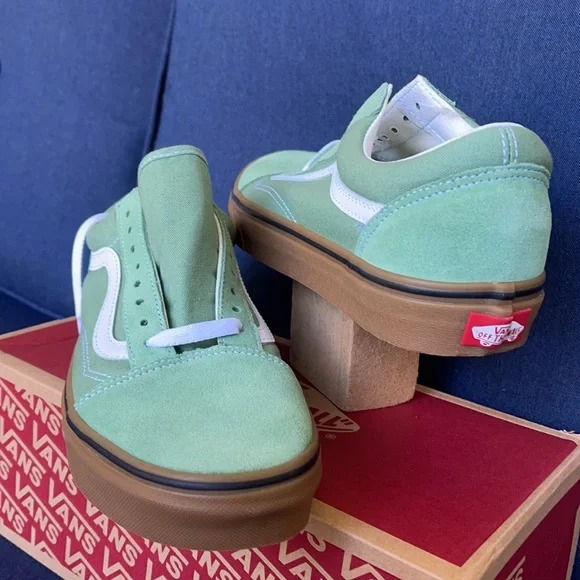 Vans Men’s Old Skool Gum Basil/True White Sneakers - Picture 12 of 16